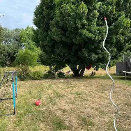 Maison Familiale Au Bord De La Coulee Verte *