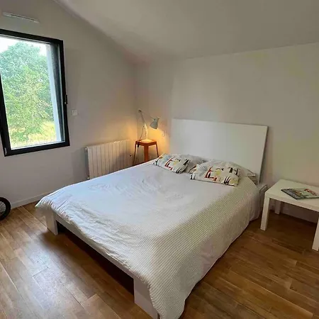 Vakantiehuis Maison Familiale Au Bord De La Coulee Verte Saint-Michel-Chef-Chef